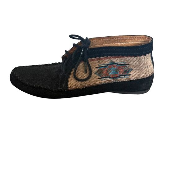 Minnetonka Moccasins Size 8.5 Womens El Paso Ankle Boot #570 Black Suede Aztec - Picture 1 of 11